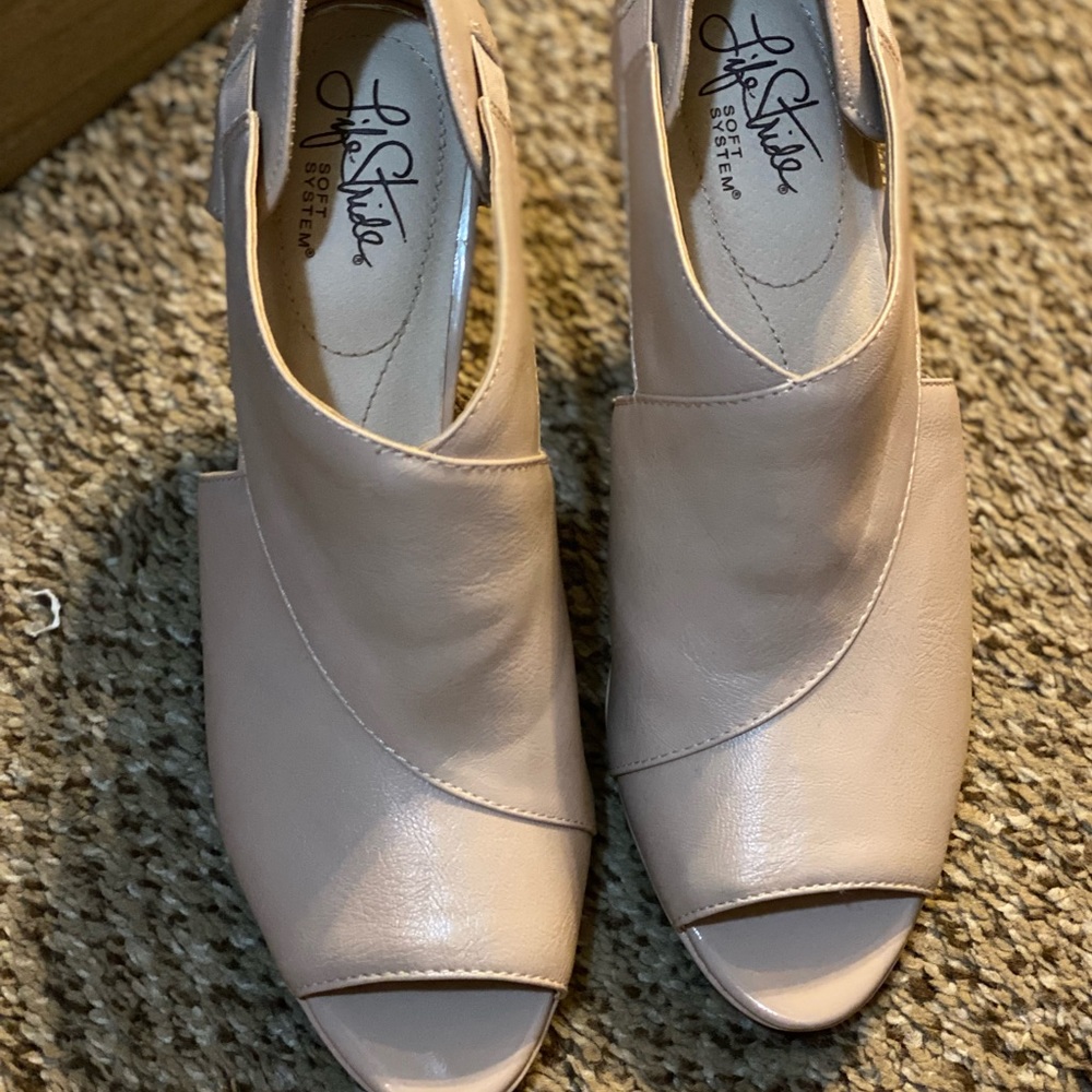 Life Stride heels-size 8.5m